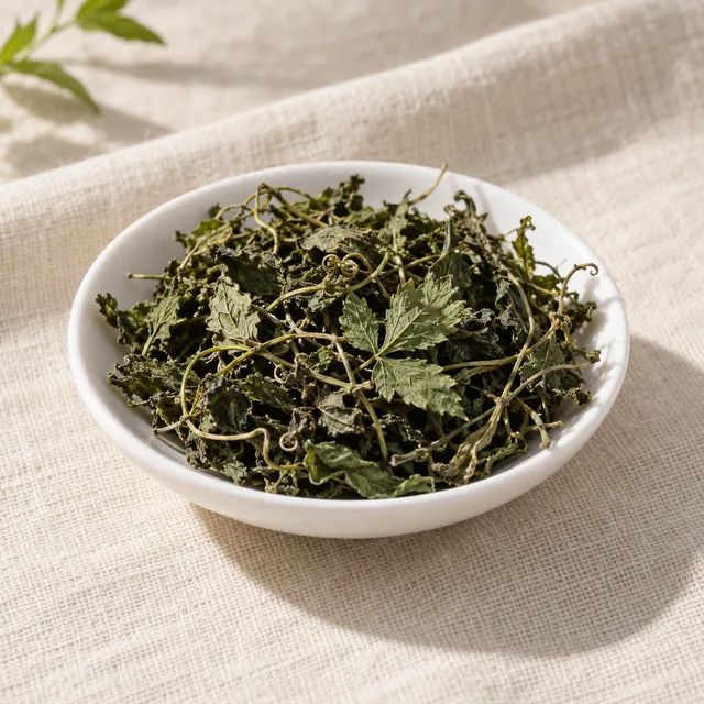 Chén giảo cổ lam khô - thành phần trong Trà Ổi Heratea